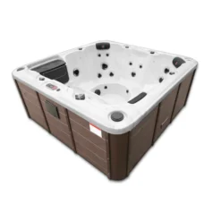Canadian Spa Company Winnipeg UV 6 Person Hot Tub
