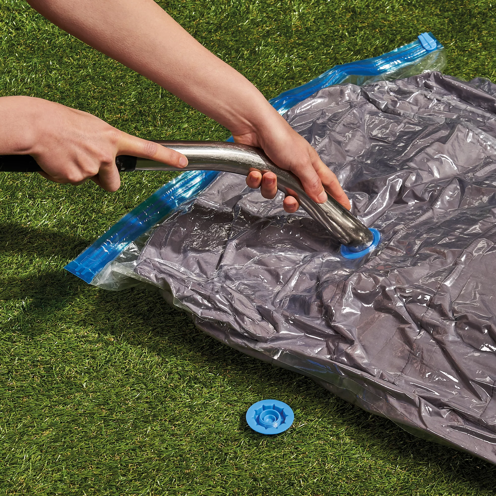 CleverSpa Grey Circular Hot Tub Cover 10 CleverSpa Grey Circular Hot Tub Cover - Image 8