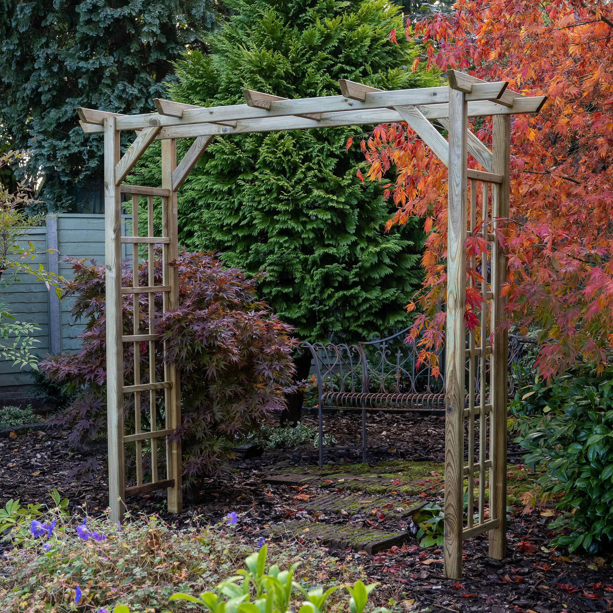 Forest Garden Classic Flat Top European Softwood Arch (H) 213cm X (W) 210cm 3 Forest Garden Classic Flat Top European Softwood Arch (H) 213cm X (W) 210cm