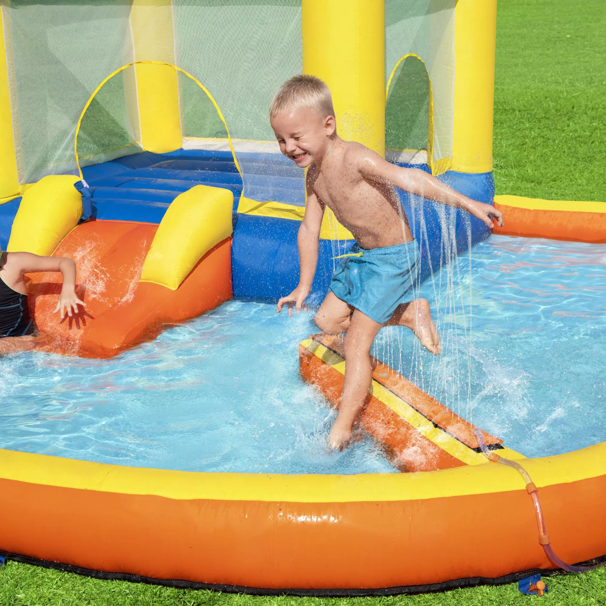 H2O Multicolour Beach Bounce Water Park 6 H2O Multicolour Beach Bounce Water Park - Image 4