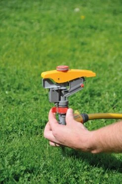 Hozelock Pulsating Pulse Sprinkler 8 Hozelock Pulsating Pulse Sprinkler -Outdoor Garden hozelock pulsating pulse sprinkler5010646057677 03bq