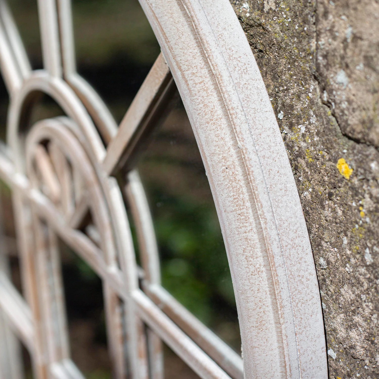 La Hacienda Aston & Wold Antique White Arch Framed Garden Mirror 970mm X 670mm 8 La Hacienda Aston & Wold Antique White Arch Framed Garden Mirror 970mm X 670mm - Image 6