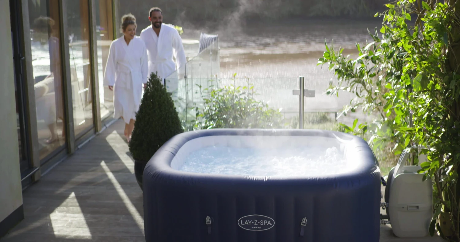 Lay-Z-Spa Hawaii Airjet 6 Person Inflatable Hot Tub 4 Lay-Z-Spa Hawaii Airjet 6 Person Inflatable Hot Tub - Image 2