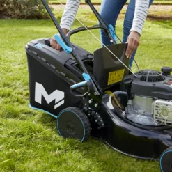Mac Allister MLMP300H40 125cc Petrol Rotary Lawnmower -Outdoor Garden mac allister mlmp300h40 125cc petrol rotary lawnmower5059340124537 03i