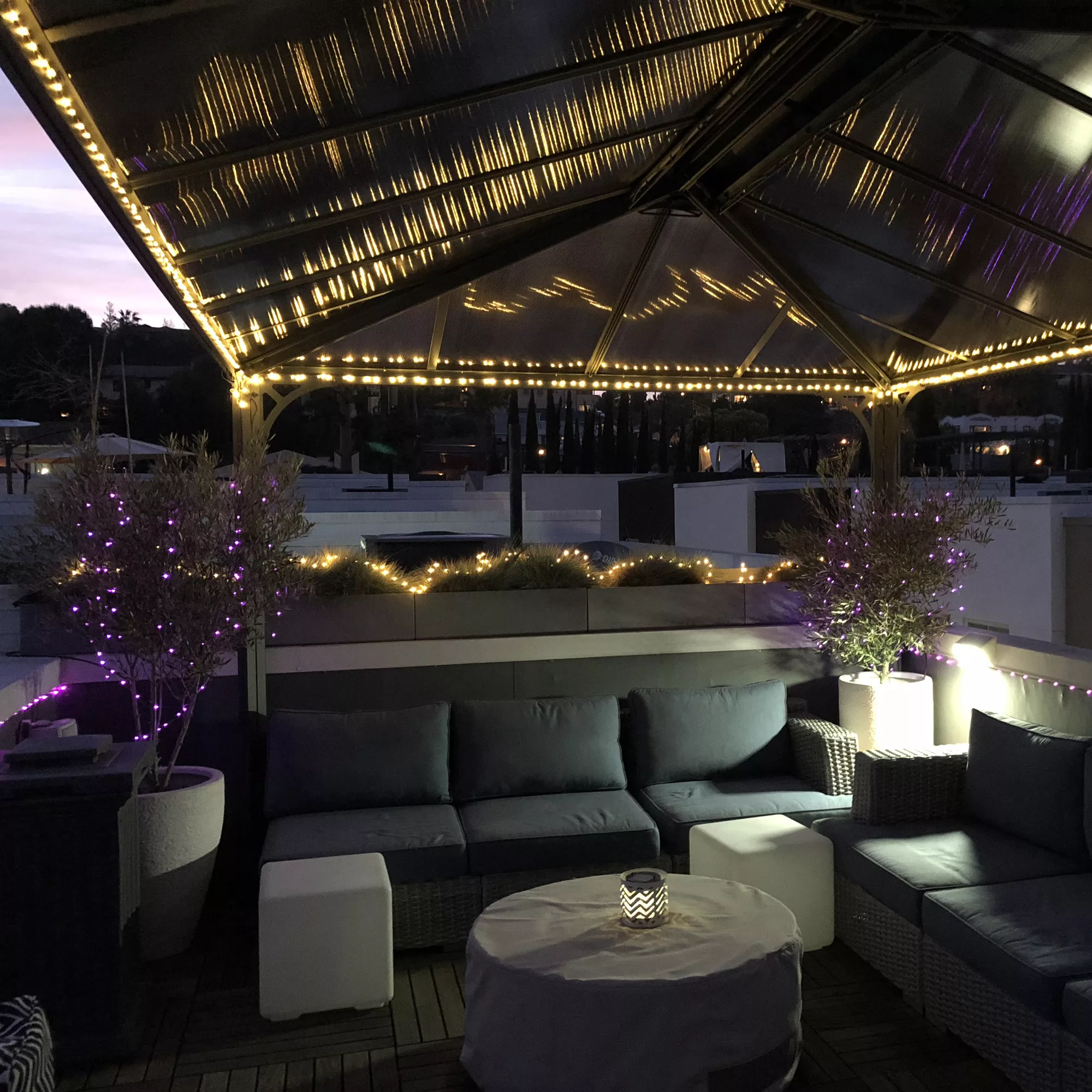 Palram - Canopia Martinique Grey Rectangular Gazebo, (W)4.93m (D)3.59m - Assembly Required 9 Palram - Canopia Martinique Grey Rectangular Gazebo, (W)4.93m (D)3.59m - Assembly Required - Image 7